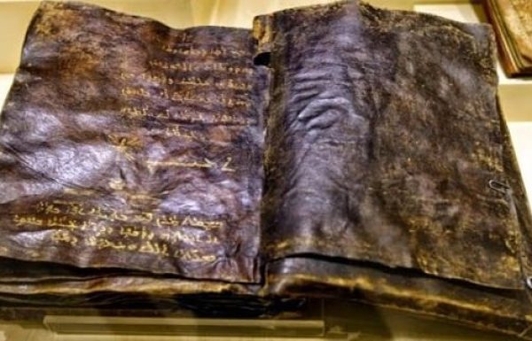אימה בוותיקן: ספר תורה בן 1500 שנה, מאשר שישו לא נצלב