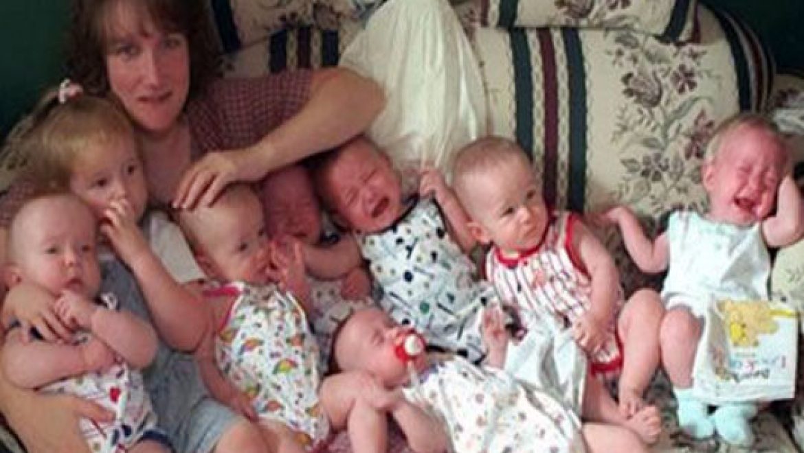 סיפור חייה של אישה: הרופאים המליצו לה להפיל 4 מתוך 7 התינוקות שלה – והנה הם היום!