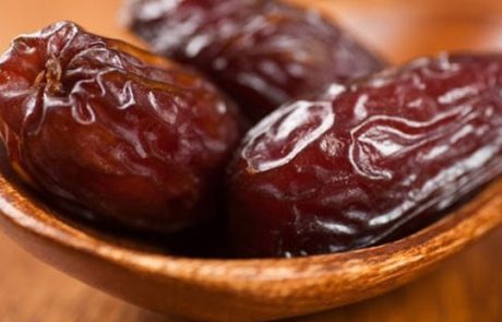 זה מה שיקרה לגוף שלכם אם תאכלו 3 תמרים ביום