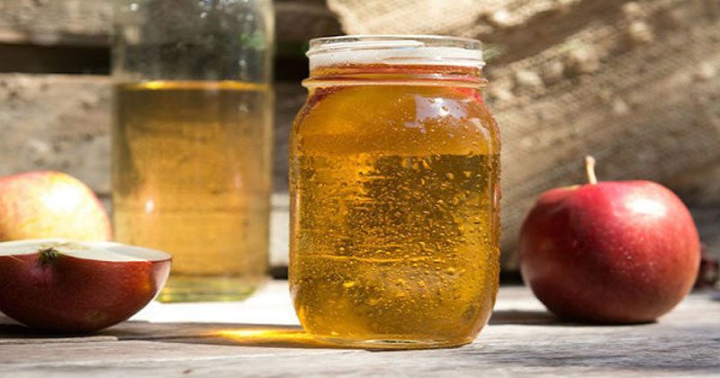 האם חומץ תפוחים באמת יכול להועיל? ניסינו 8 שימושים של יופי וזה מה שגילינו