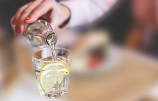 שתיית כוס מים 30 דקות לפני כל ארוחה, למה זה כל כך מועיל?